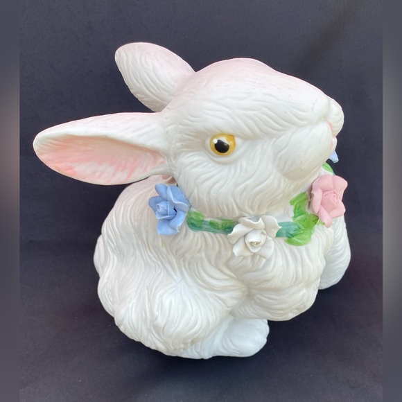 Bunny Rabbit Home Decor Figurine White Ceramic with Floral Necklace - Picture 6 of 13